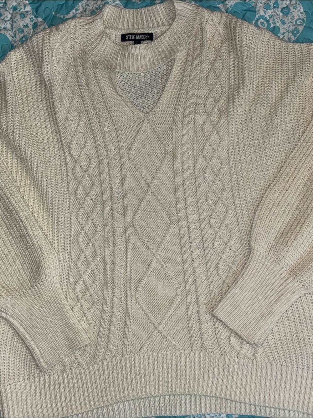 Steve Madden Men's Cream Cable-Knit V-Neck Sweater